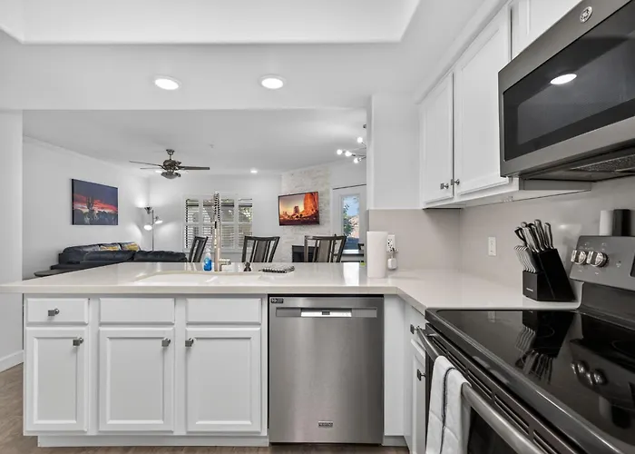 Spacious 2br 2ba Getaway For 6