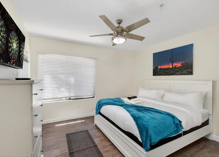 Spacious 2br 2ba Getaway For 6 *